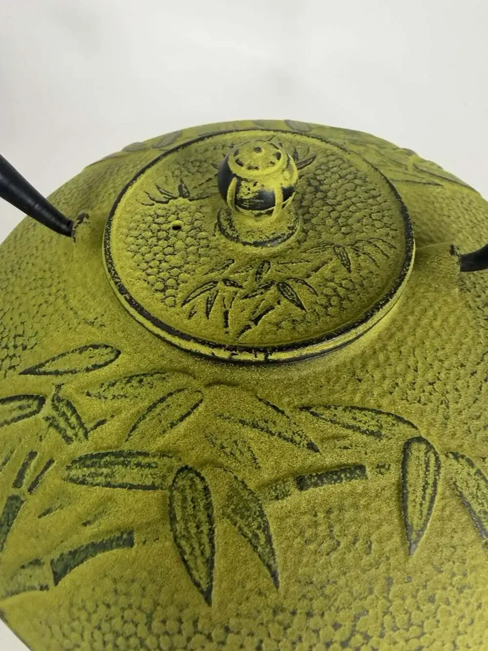 Japanese Tetsubin Iron Teapot Gorgeous Green Bamboo Cast Iron W/Diffuser